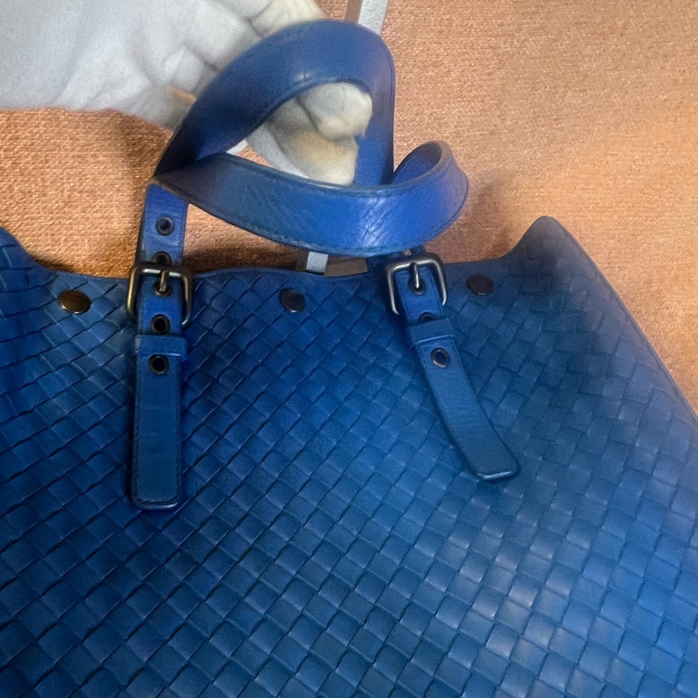 Bottega Veneta Ebano Intrecciato Nappa Leather Tote Bag in Blue - Picture 9 of 16